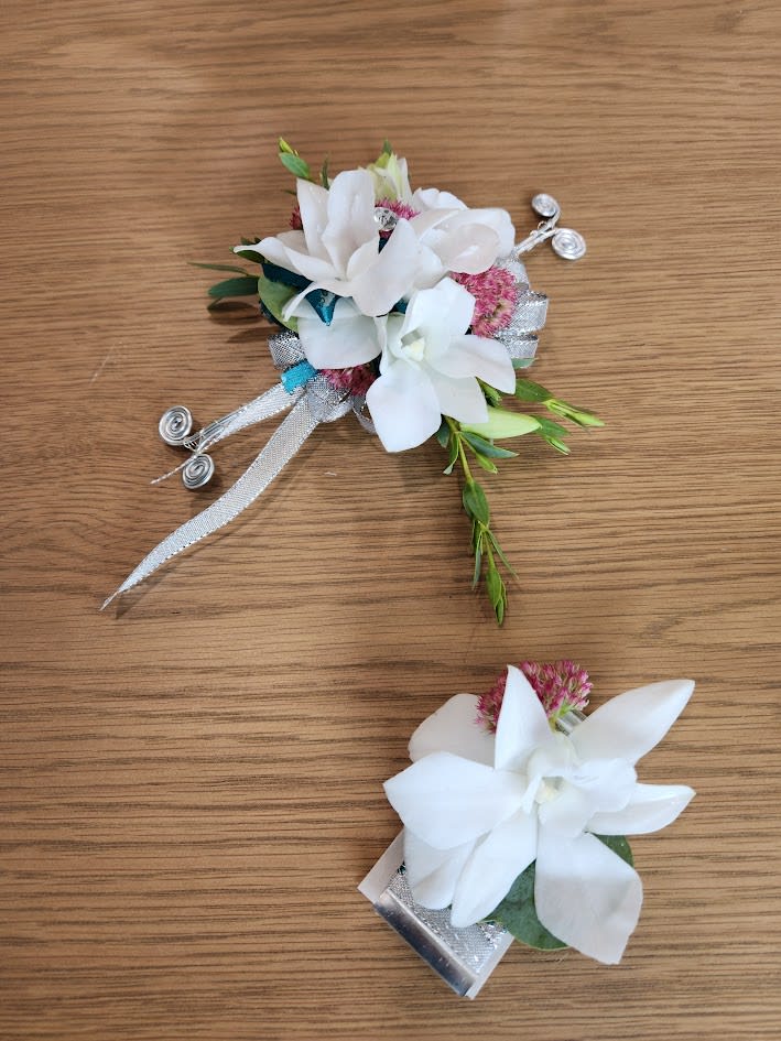 White Combo Flower Bouquet