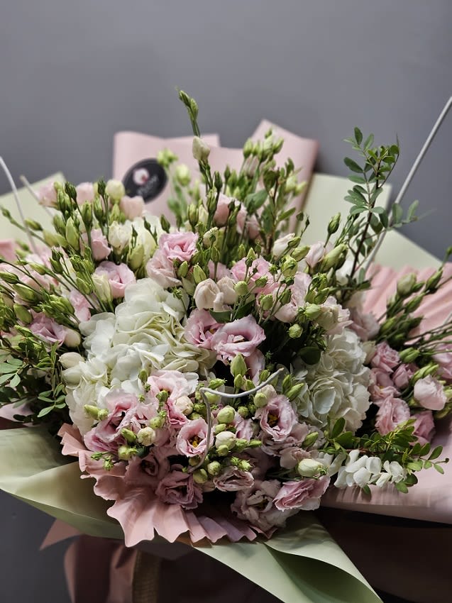 Pink Lisa Flower Bouquet