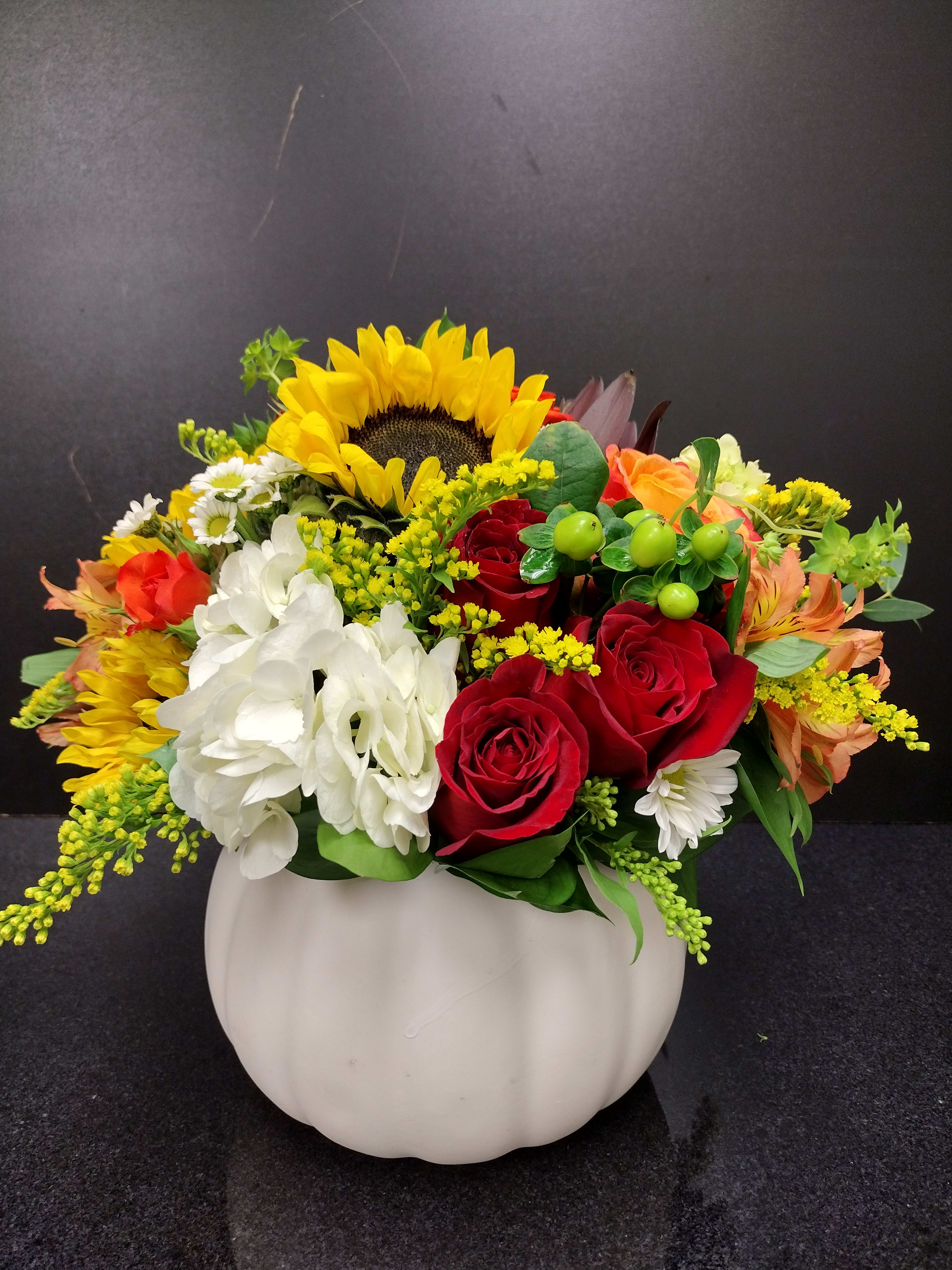 WHITE PUMPKIN BOUQUET