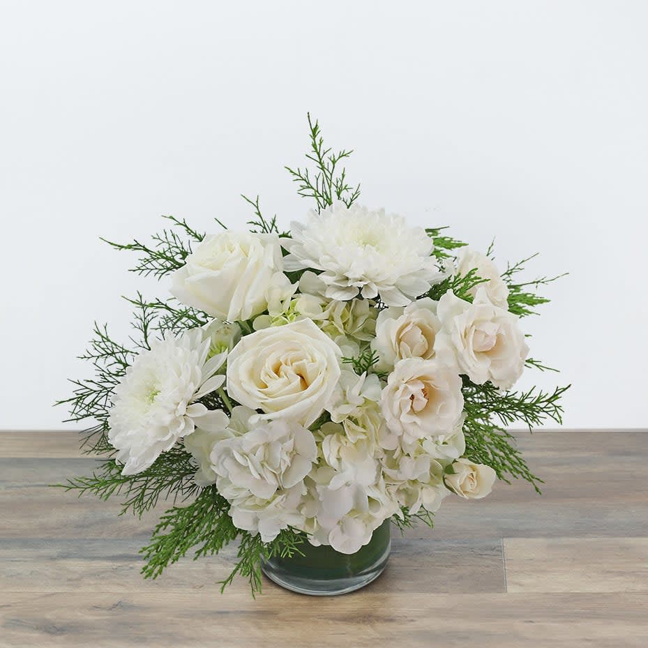 Frosted Swan Elegance Flower Bouquet