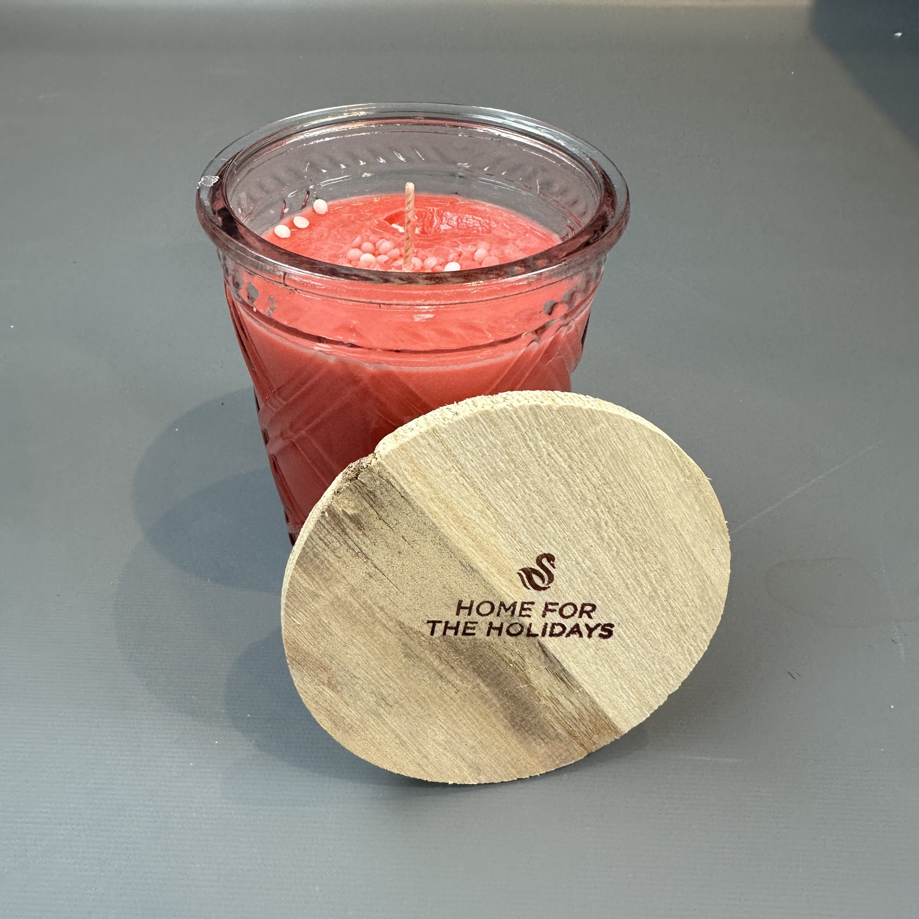 SWAN CREEK HOME FOR THE HOLIDAYS 12OZ CANDLE Flower Bouquet