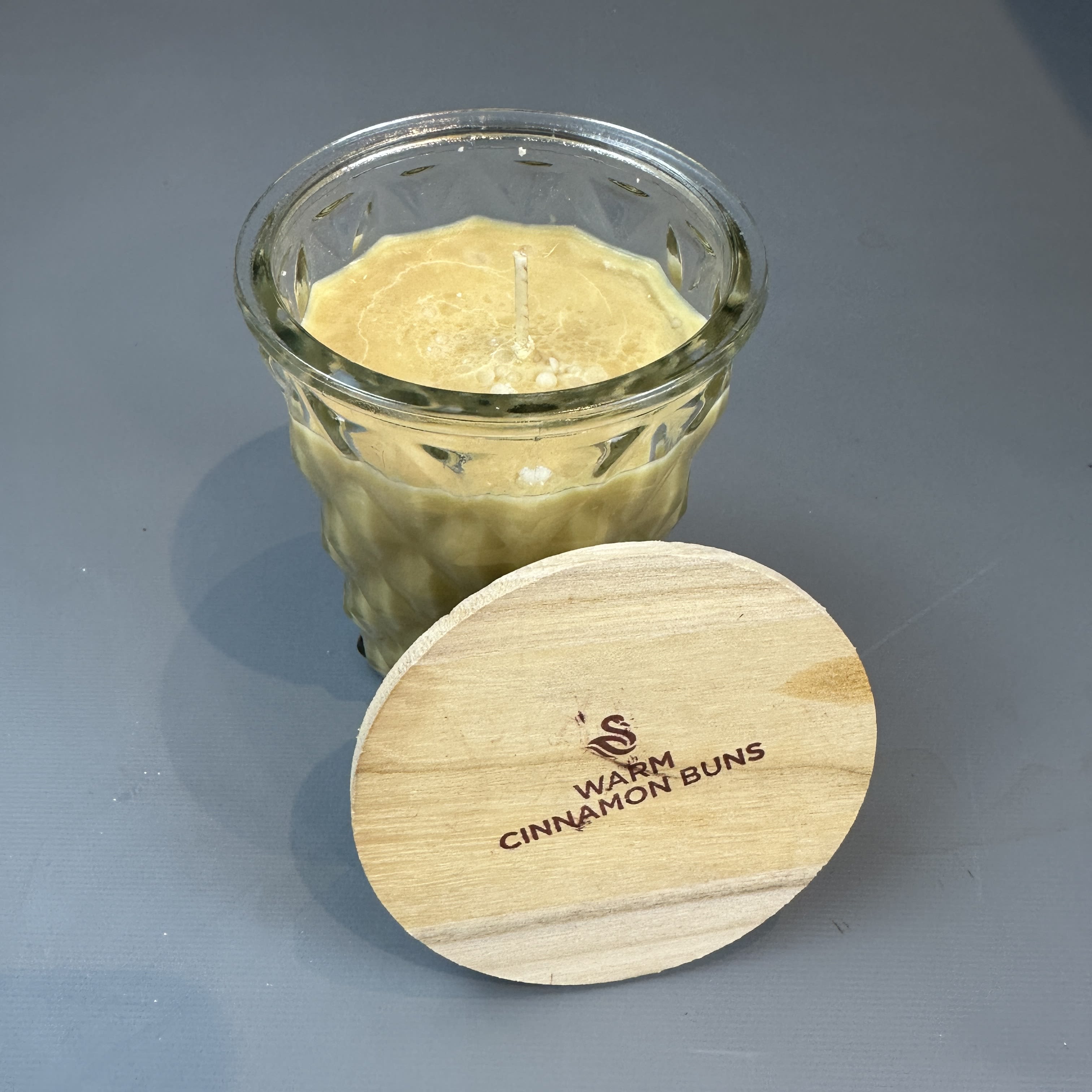 SWAN CREEK WARM CINNAMON BUNS 12OZ CANDLE Flower Bouquet