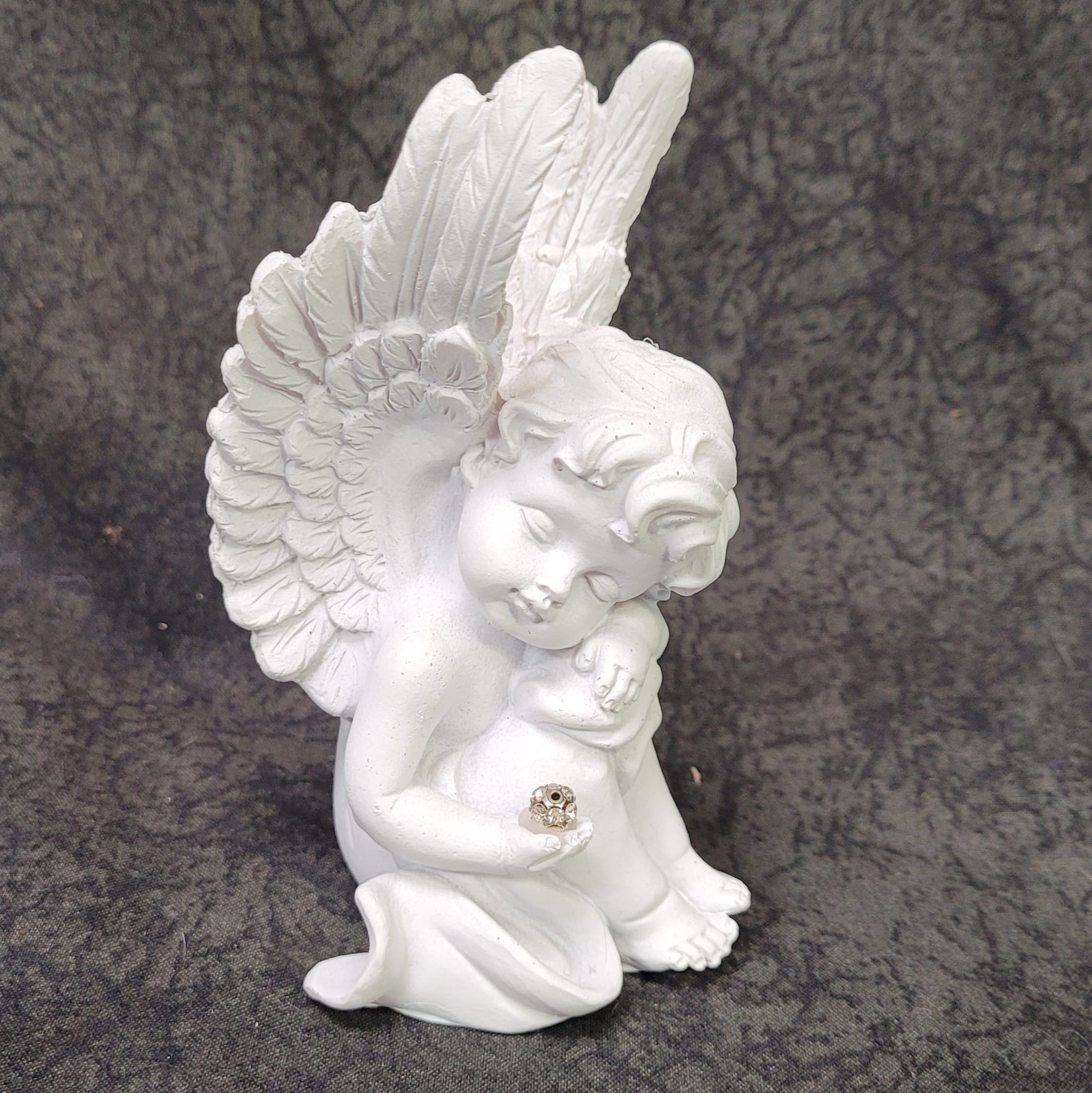 920510 - 1 Small Angel Holding Jewel