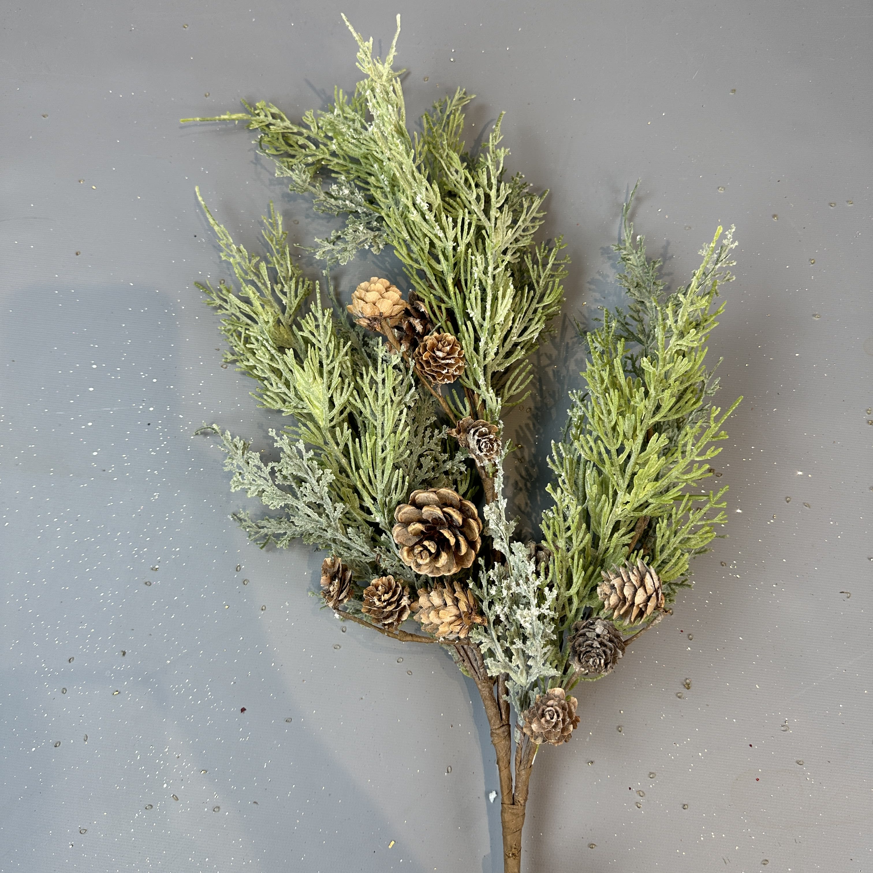 28'' FROSTED PE CEDAR W/ CONES SPRAY