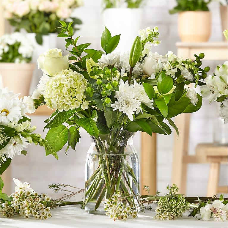 CLASSIC IVORY – A FLORIST ORIGINAL Flower Bouquet