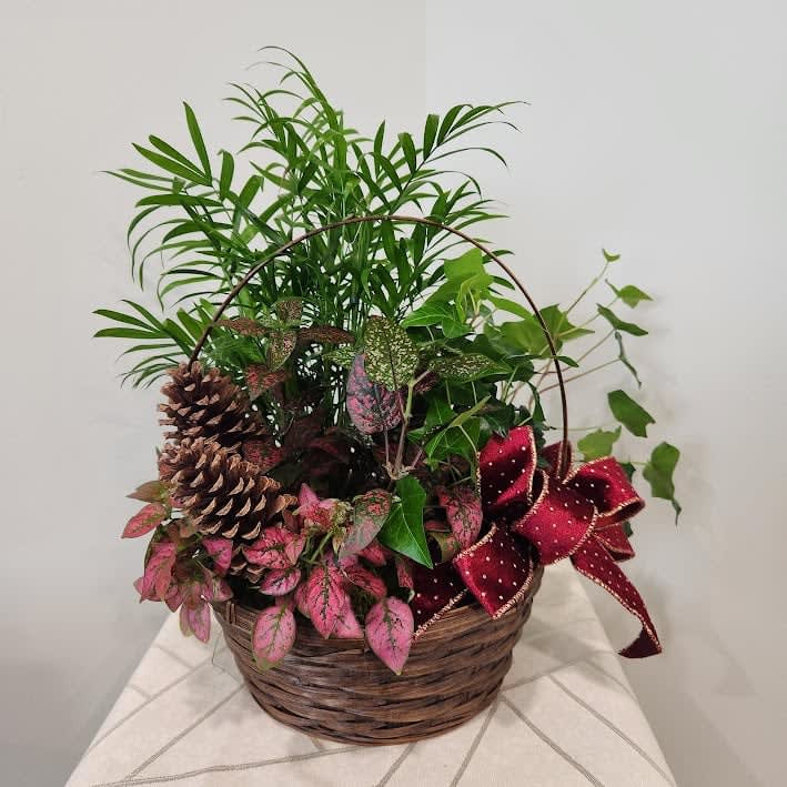 Yule Tide Planter Flower Bouquet