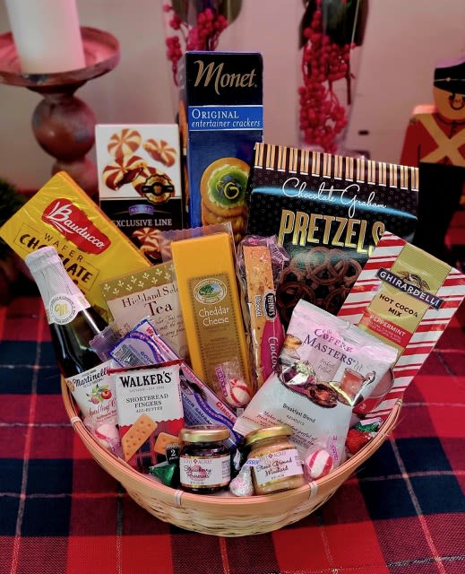 HOLIDAY GOURMET BASKET Flower Bouquet