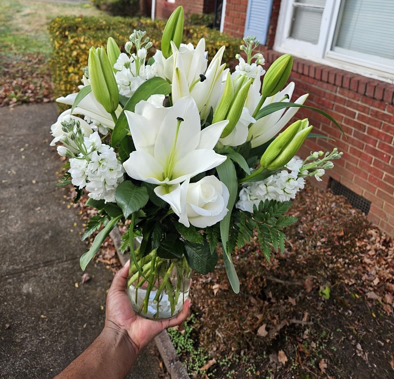 Classic All White Arrangemet