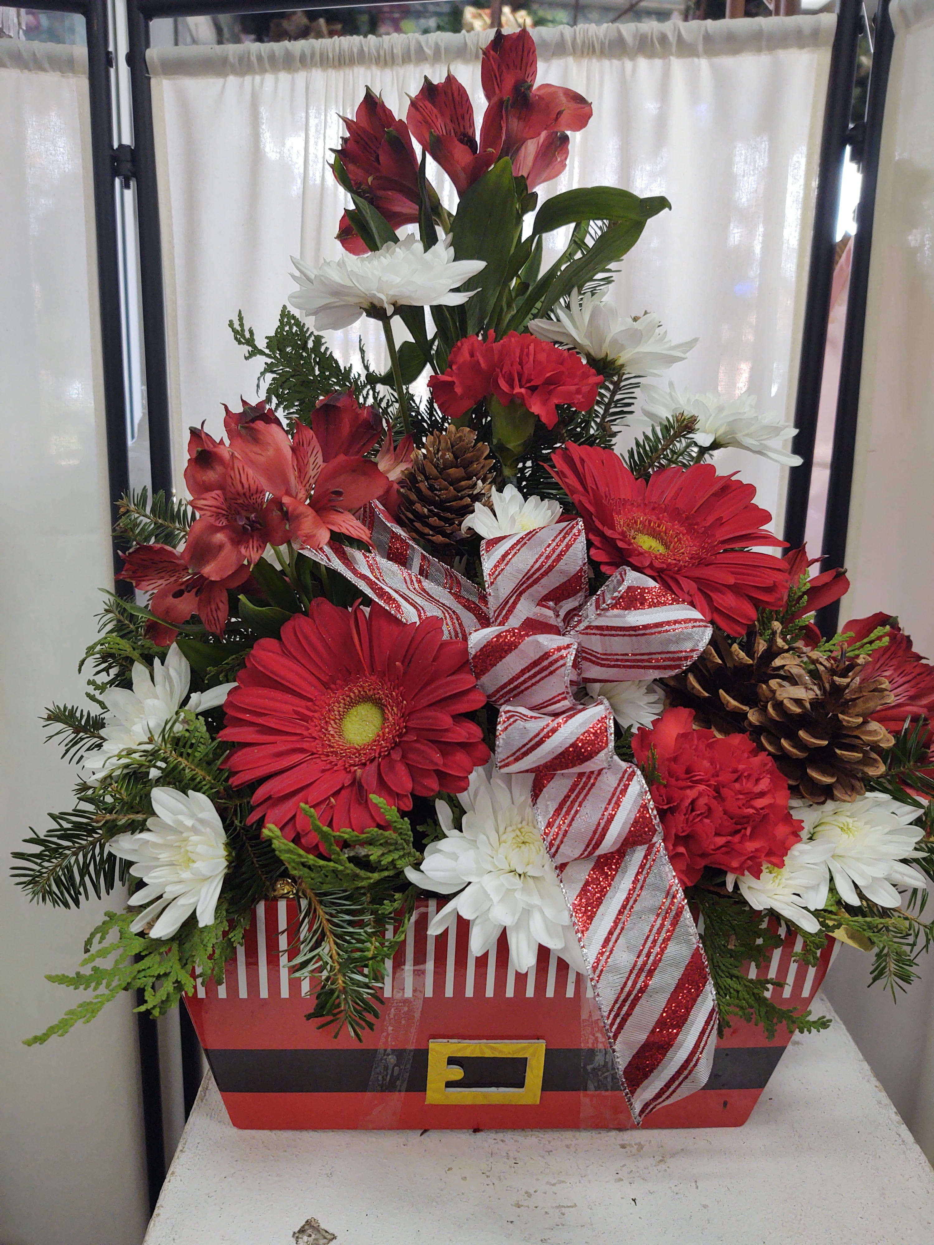 SANTA BELT Flower Bouquet
