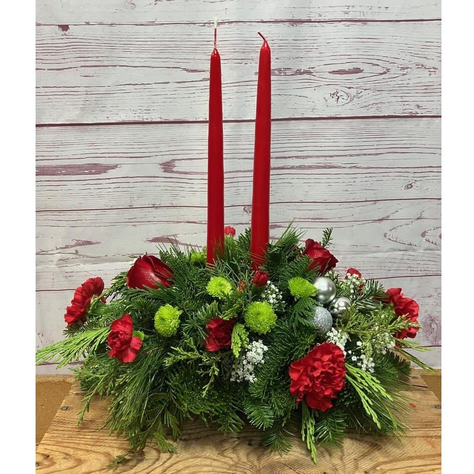 Traditional Holiday Centerpiece