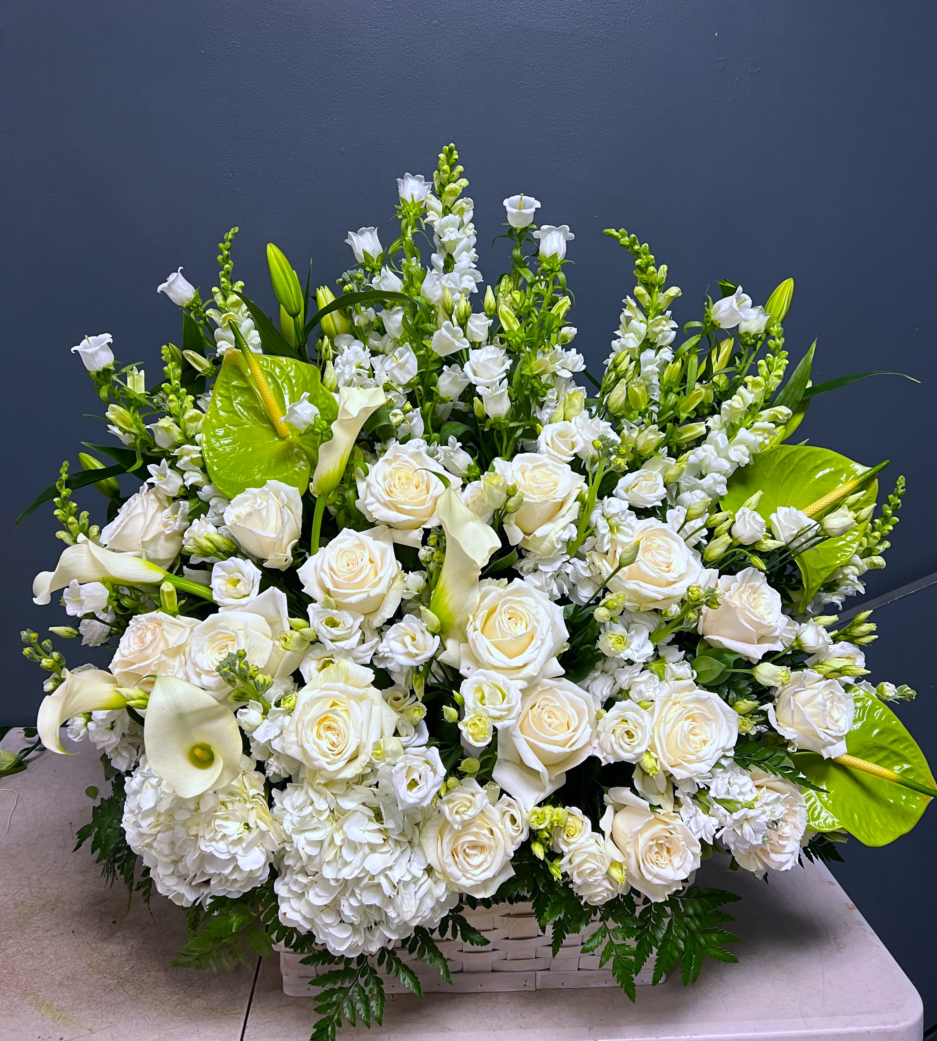 Splendor Sympathy Basket