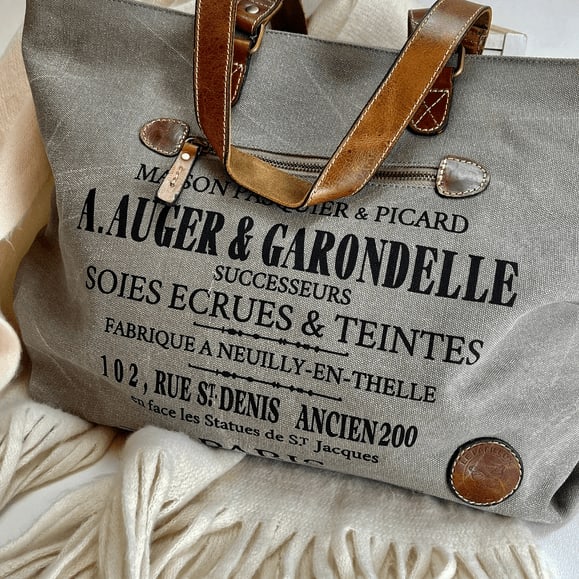 Auger Grey Tote Bag Flower Bouquet