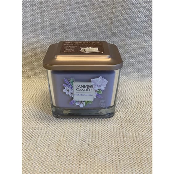 Yankee Candle - Medium 3 Wick Flower Bouquet