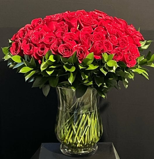 100 Rose Vase Bouquet