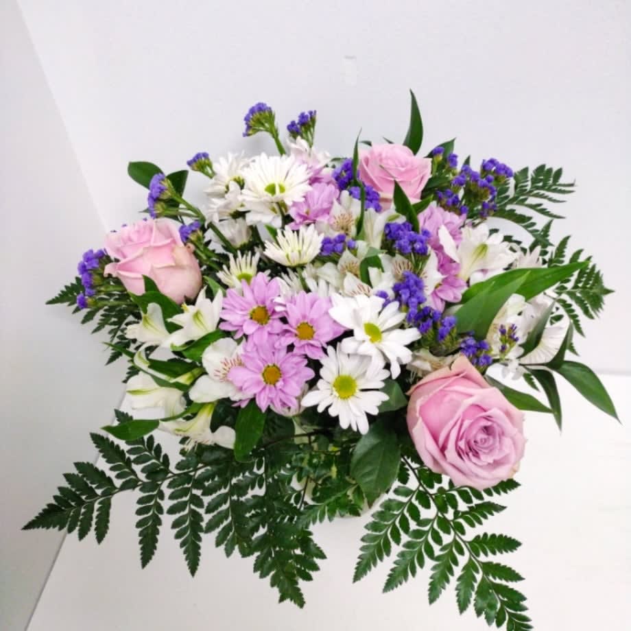 Classic Bouquet in Pink and white
