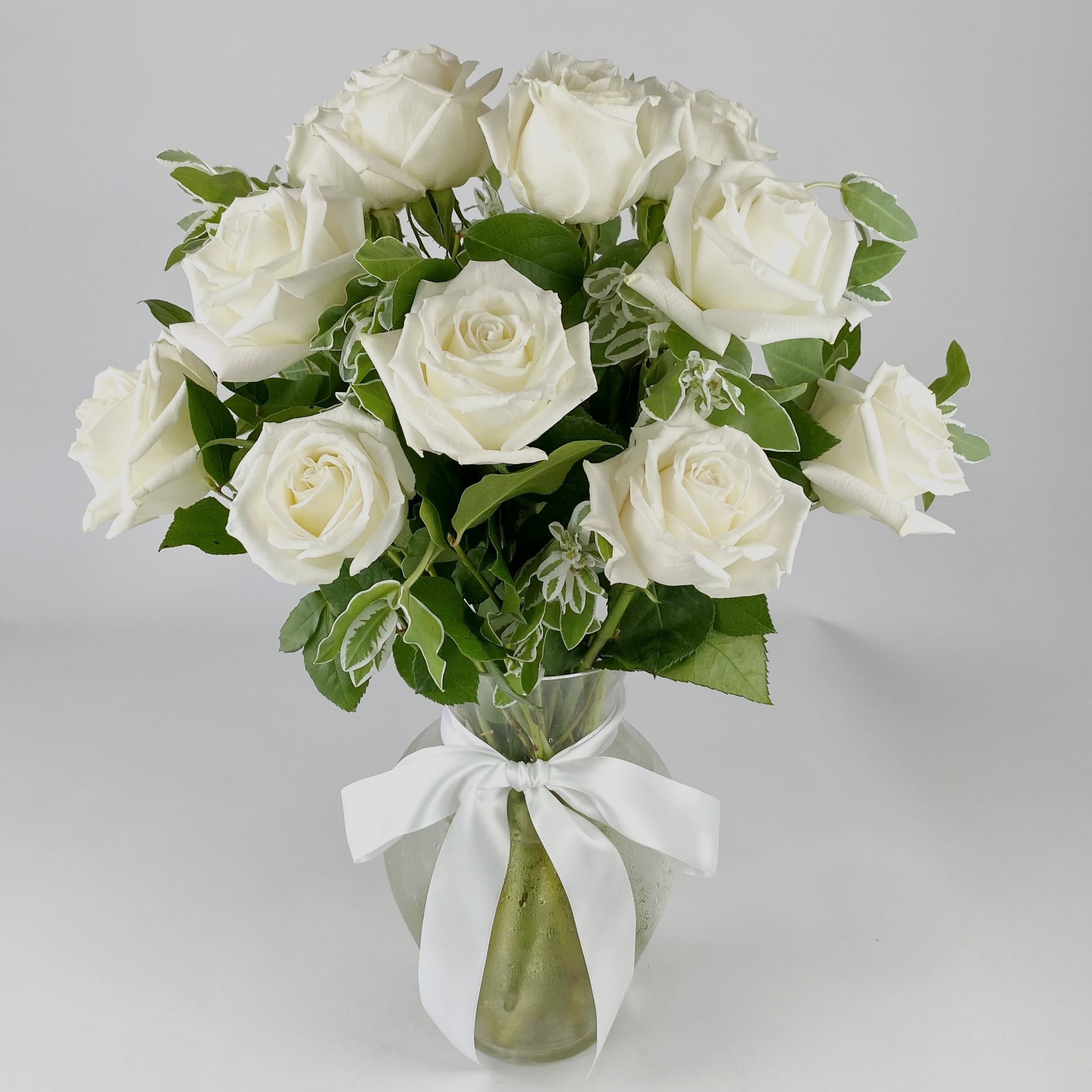 ELEGANCE WHITE Flower Bouquet