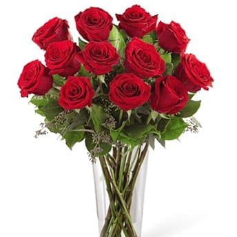 Traditional Dozen Red Roses