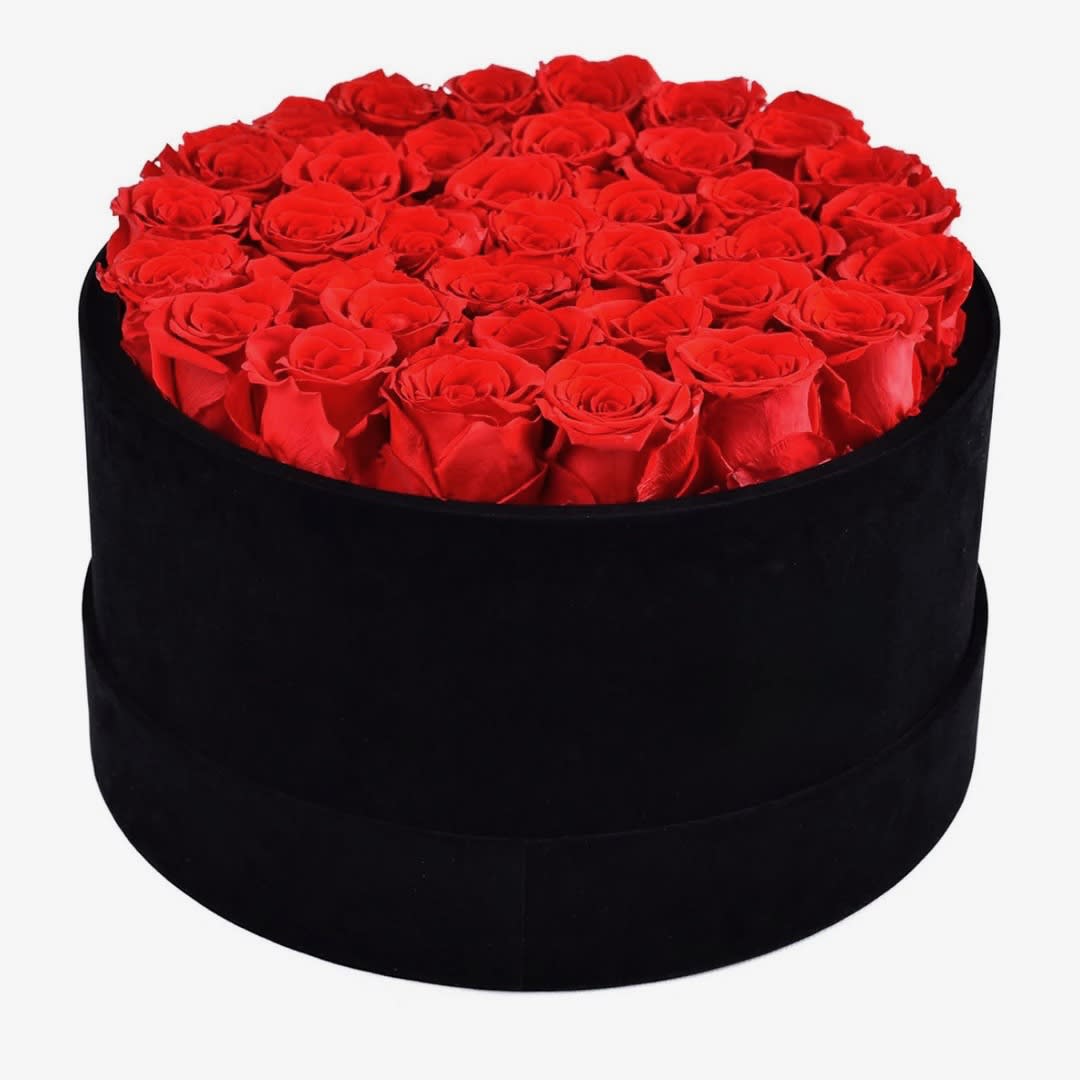 Luxe Fresh Roses Box