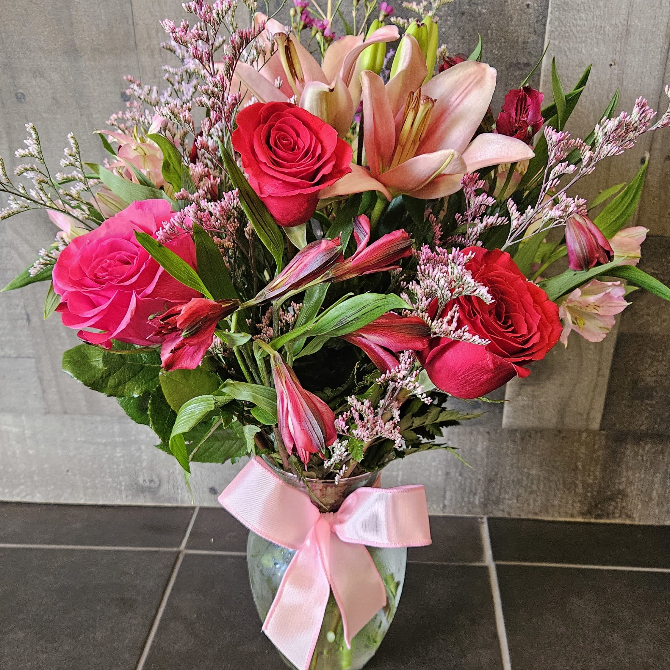 Romantic Mix Arrangement in Vase Flower Bouquet