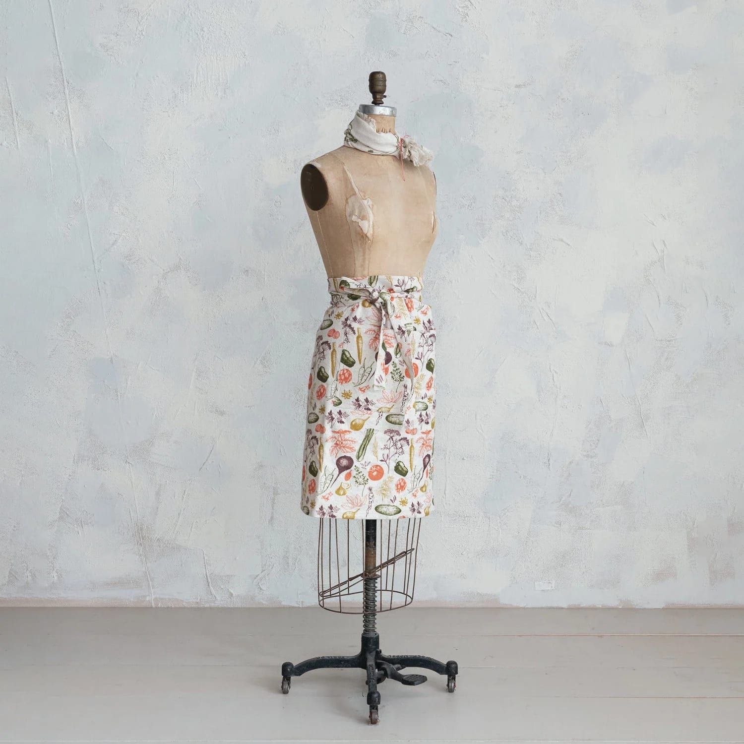 Cotton & Linen Printed Half Apron w/ Vegetable Pattern & Pocket