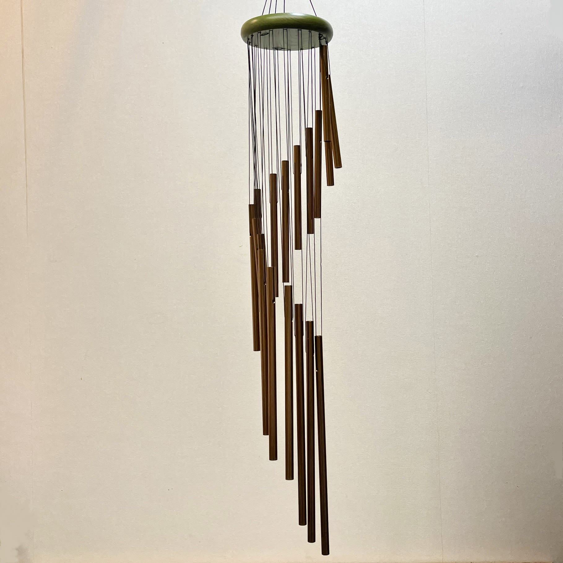 Green Rainfall Woodstock 27" Chime Flower Bouquet