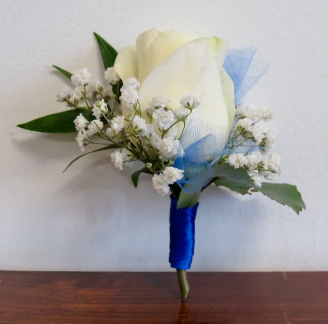 Homecoming Classic Boutonniere Flower Bouquet