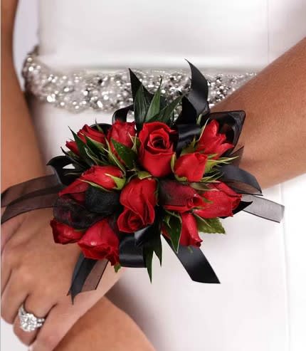 Red Sweetheart Rose Corsage with wristlet Flower Bouquet