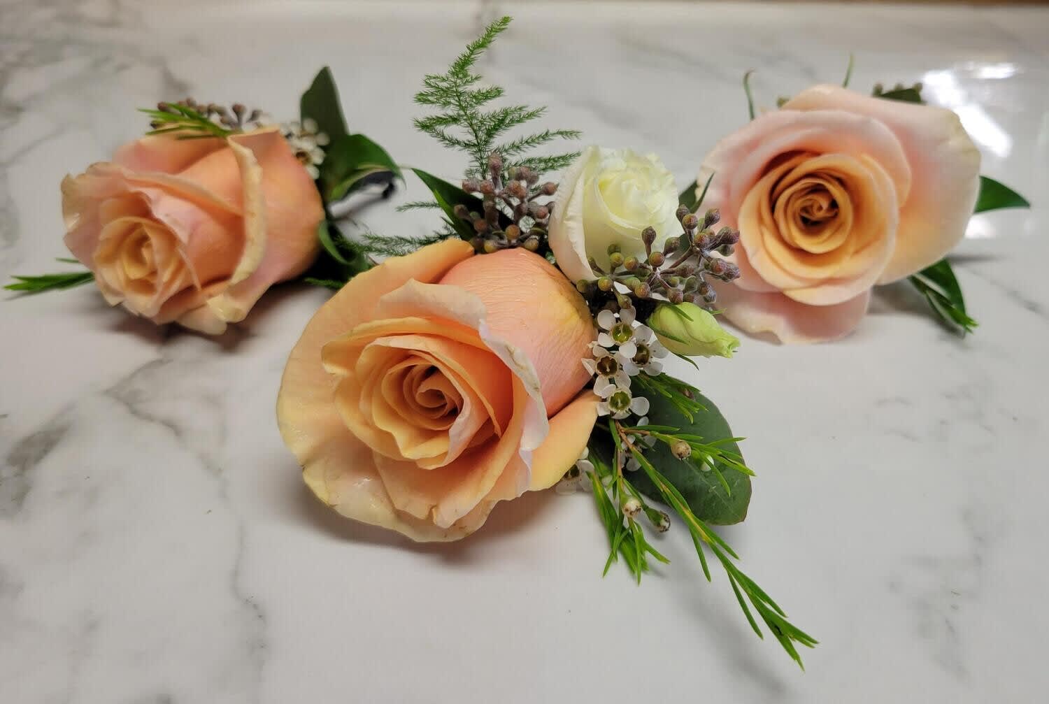 Groom & Groomsmen Boutonnieres Combo #10 Flower Bouquet