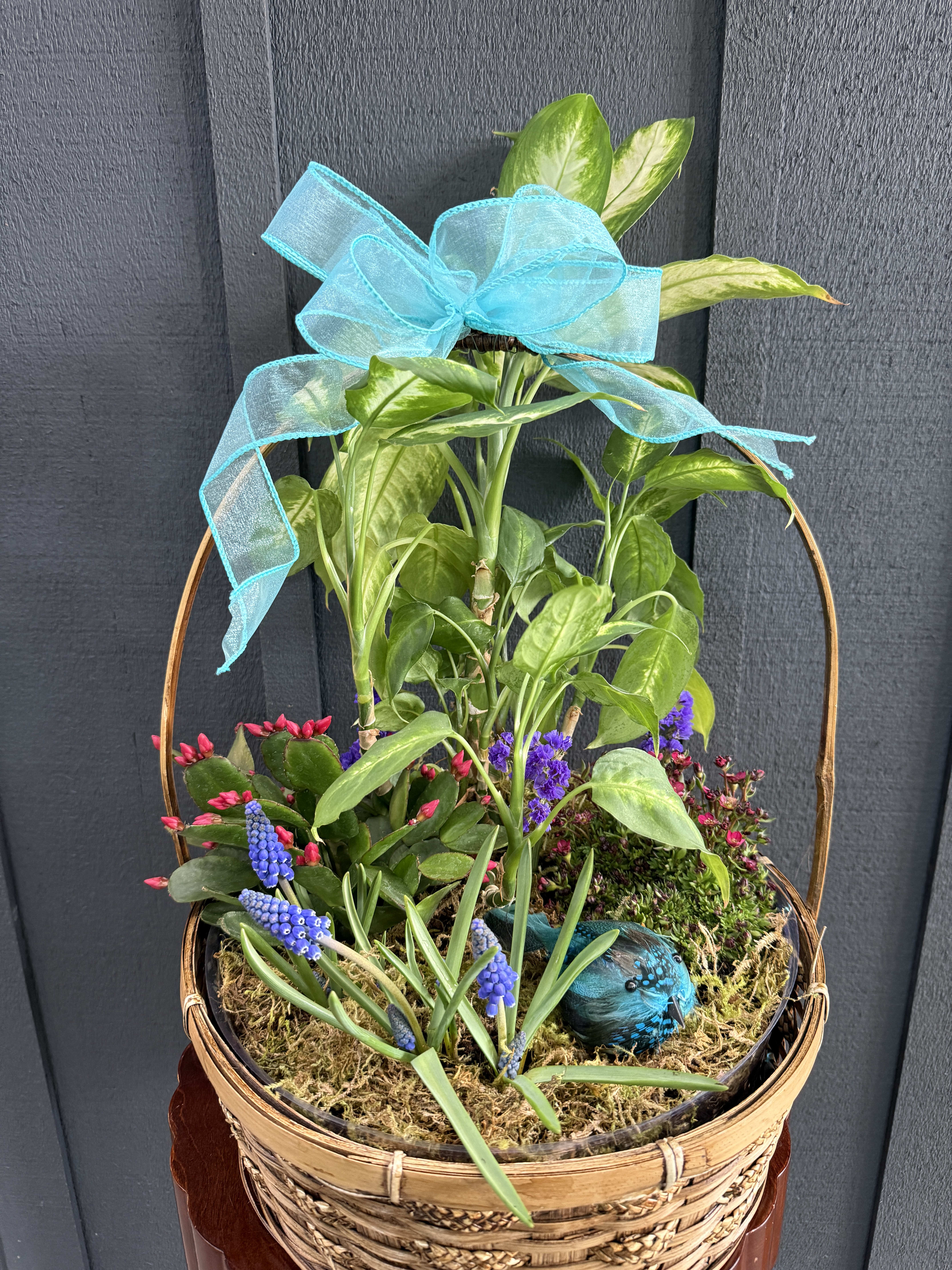 Basket Garden Deluxe Flower Bouquet