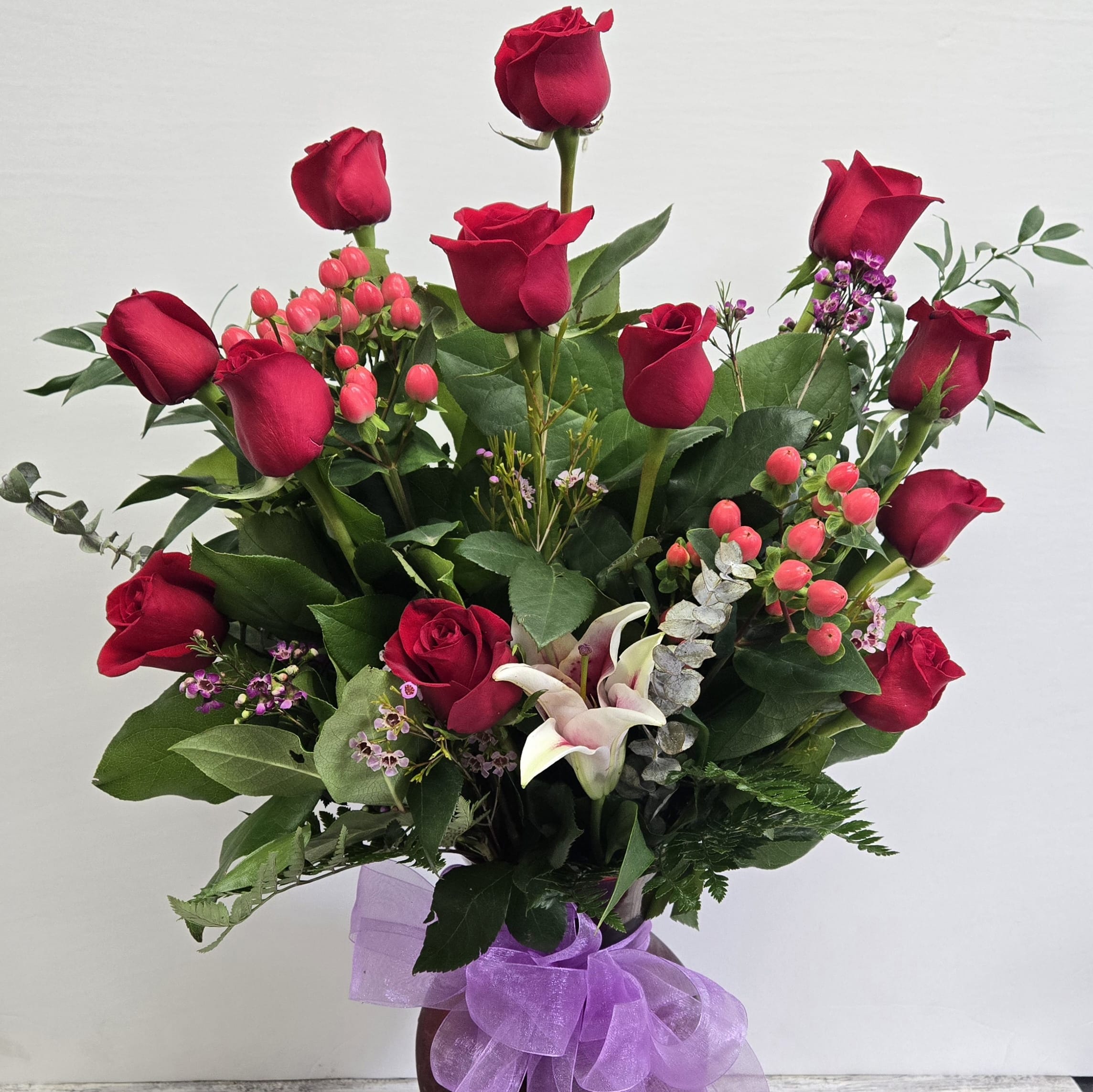 12 Rose Super Deluxe Vase