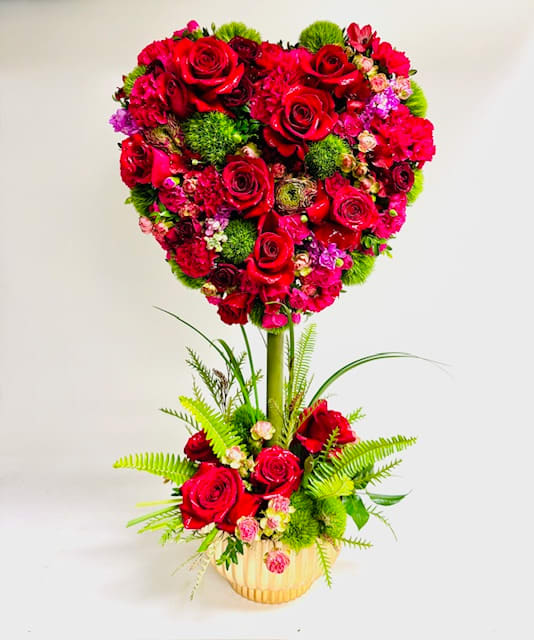 Love standing Heart Flower Bouquet