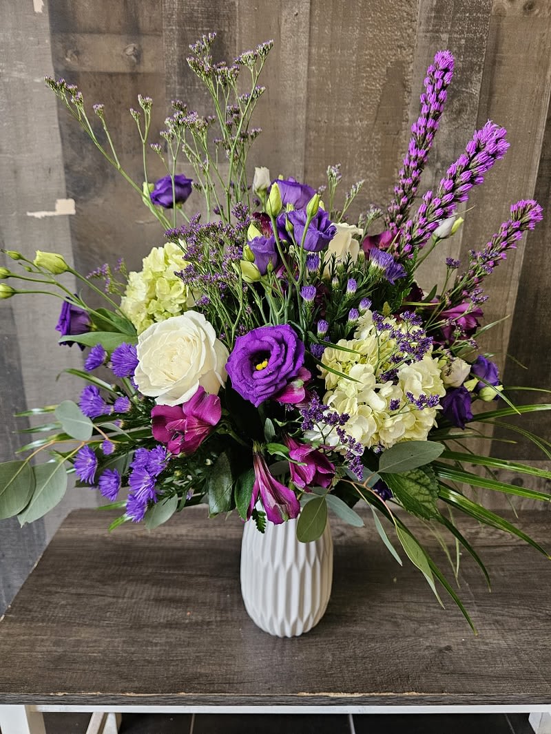 Royalty Delight Arrangement
