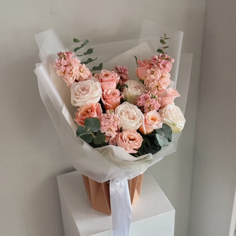 SWEET APRICOT BOUQUET