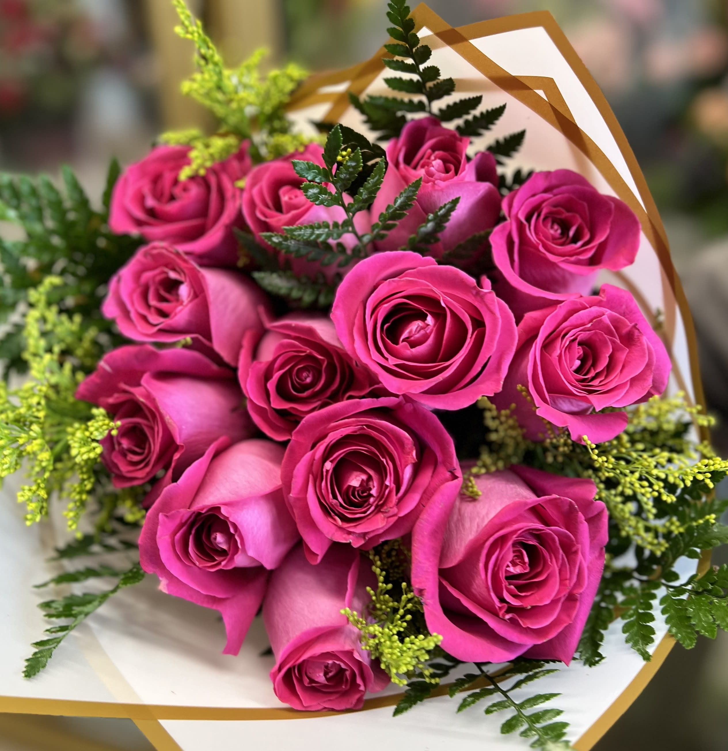 12 Hot Pink Roses