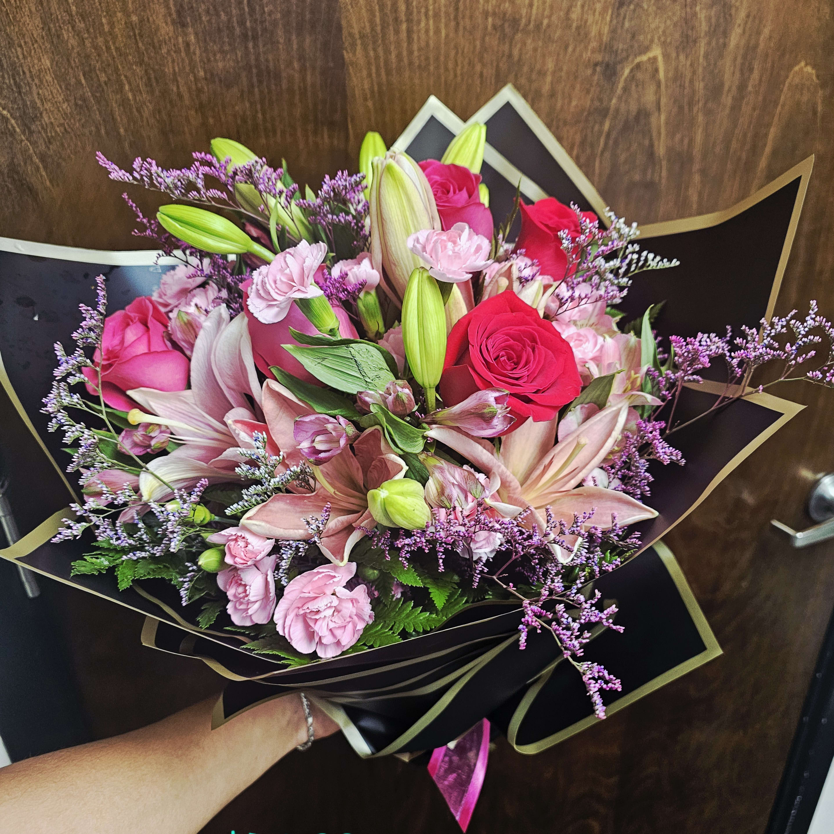 Pretty in Pink Bundle Wrapped Boquet