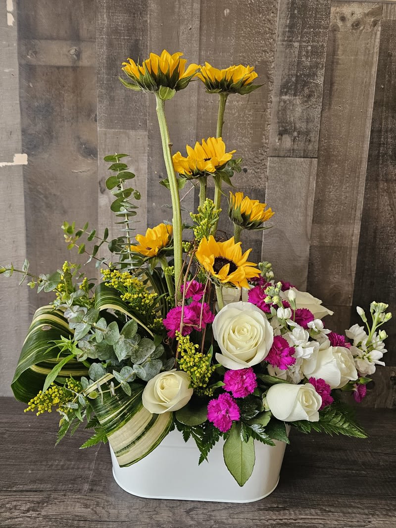 Beautiful Endeavour arrangement Flower Bouquet
