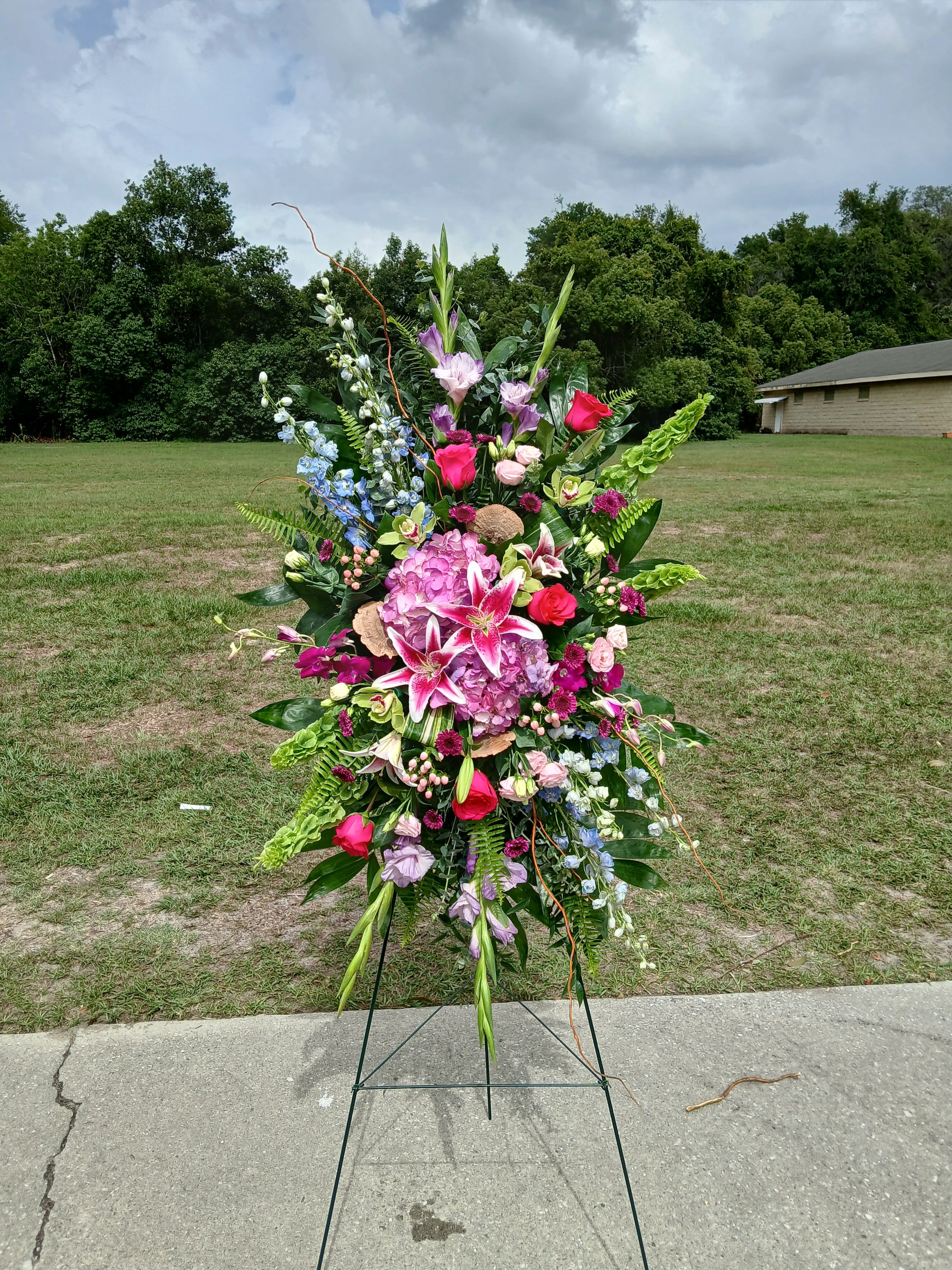 Custom Colorful Standing Spray Flower Bouquet