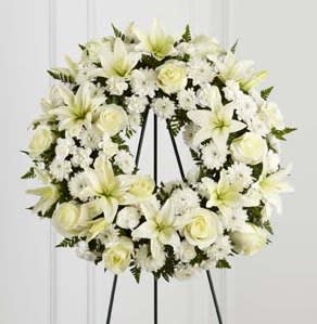 Treasured Tribute Wreath by FTD