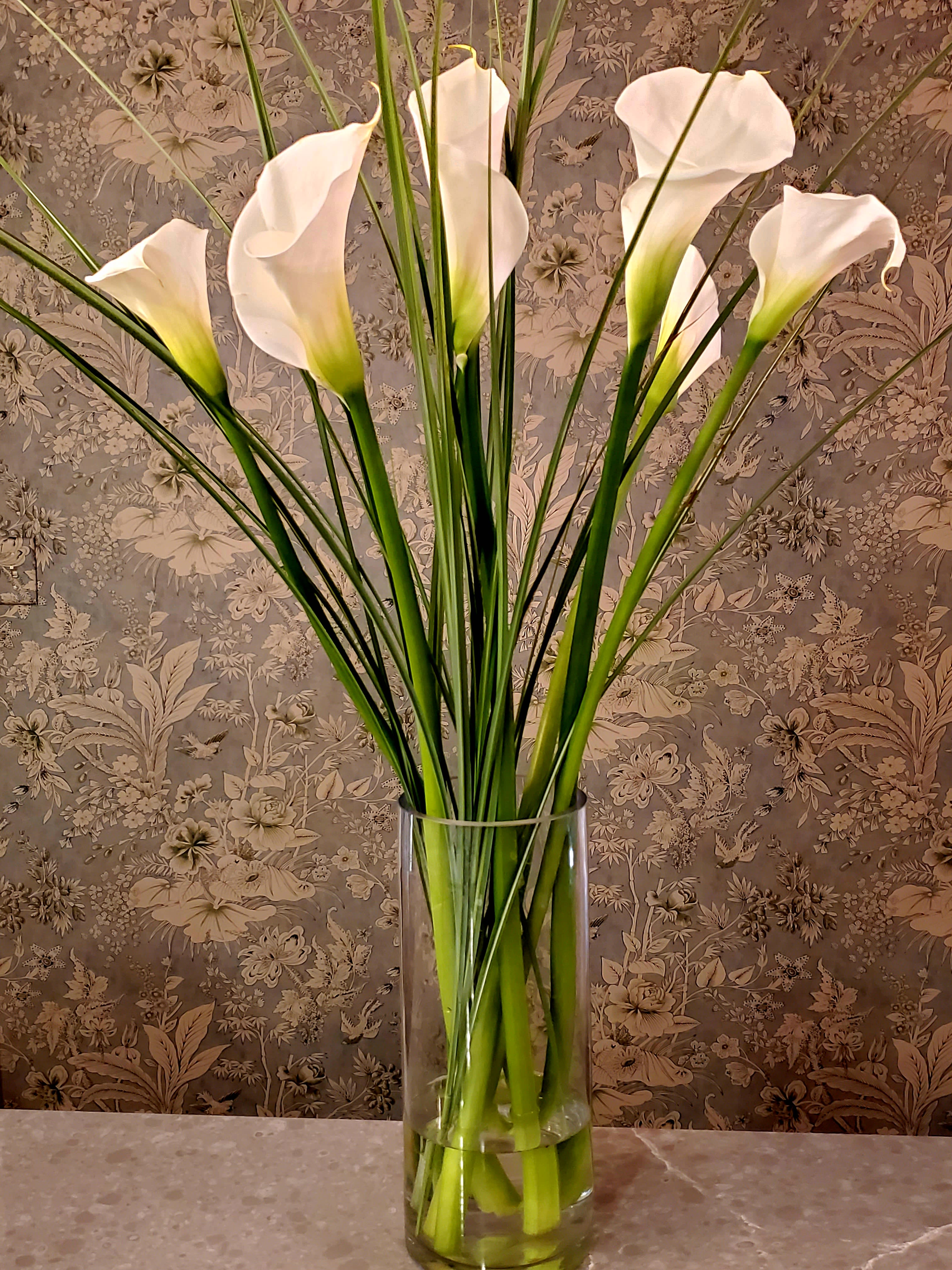 Half-Dozen Calla Lily Vase with Bear Grass Flower Bouquet