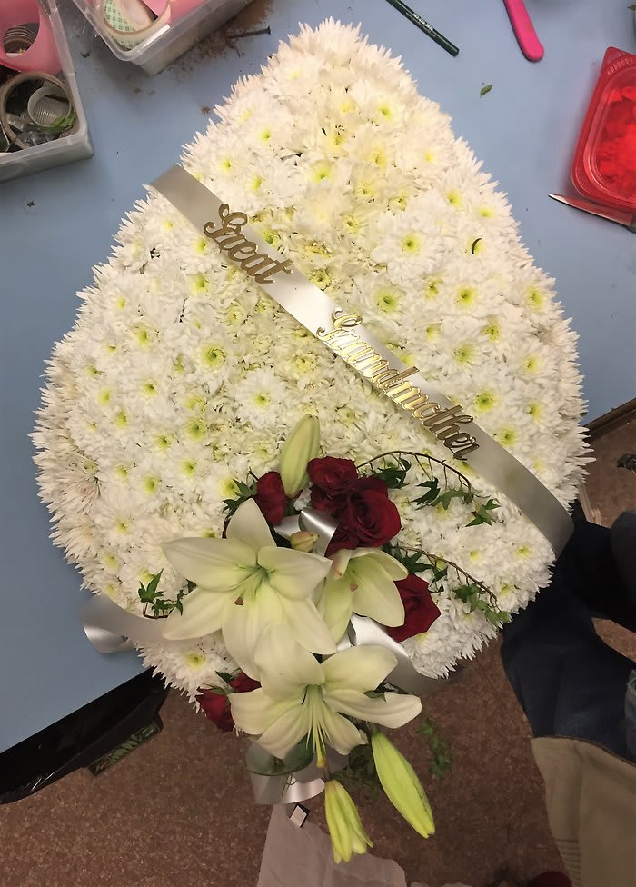 Teardrop Tribute Flower Bouquet