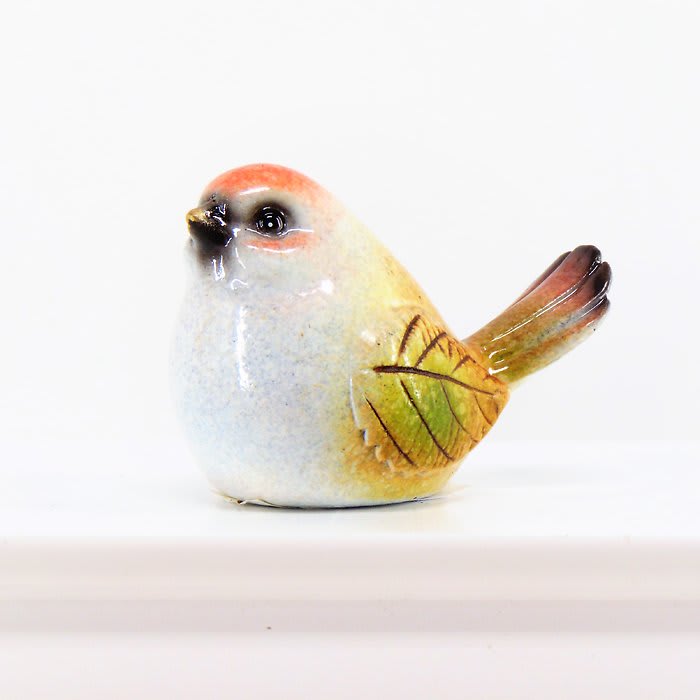Mini Leaf Bird-White with Red Flower Bouquet