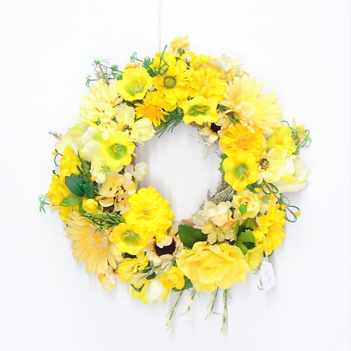 Yellow Silk Wreath.