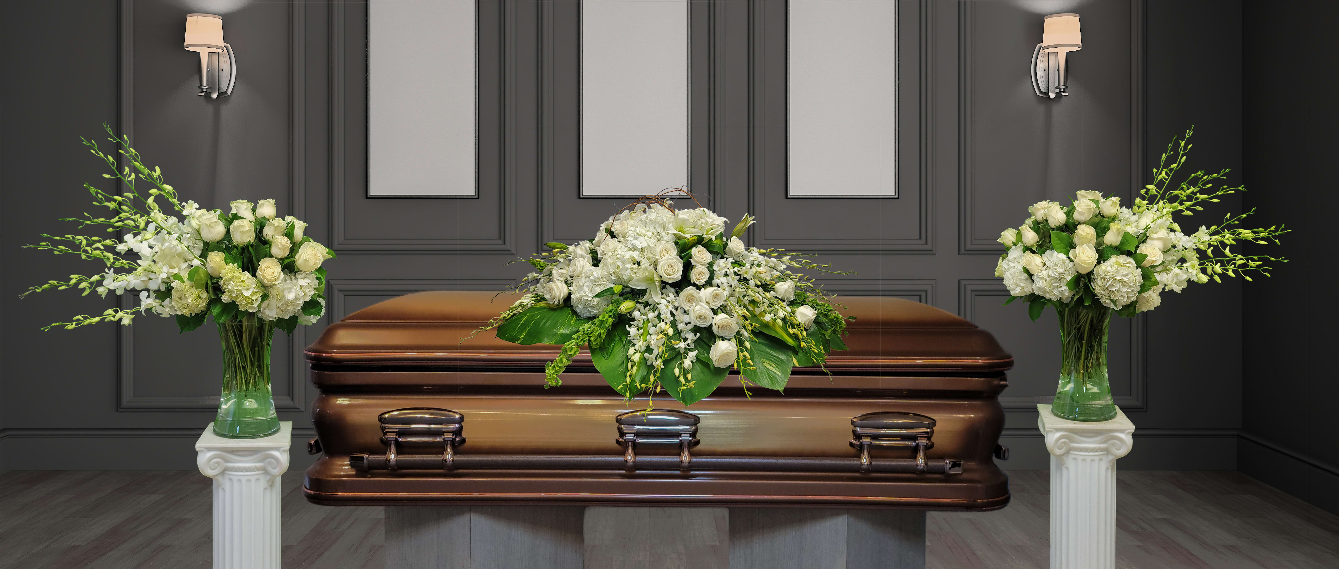 SC-18 Set funeral de rosas, lirios, orquídeas y hortensias