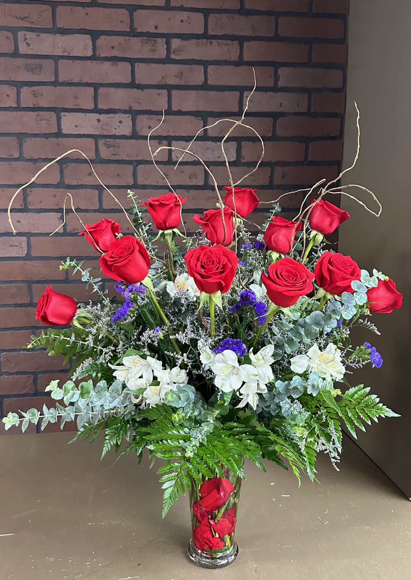 Deluxe Dozen Red Roses Flower Bouquet