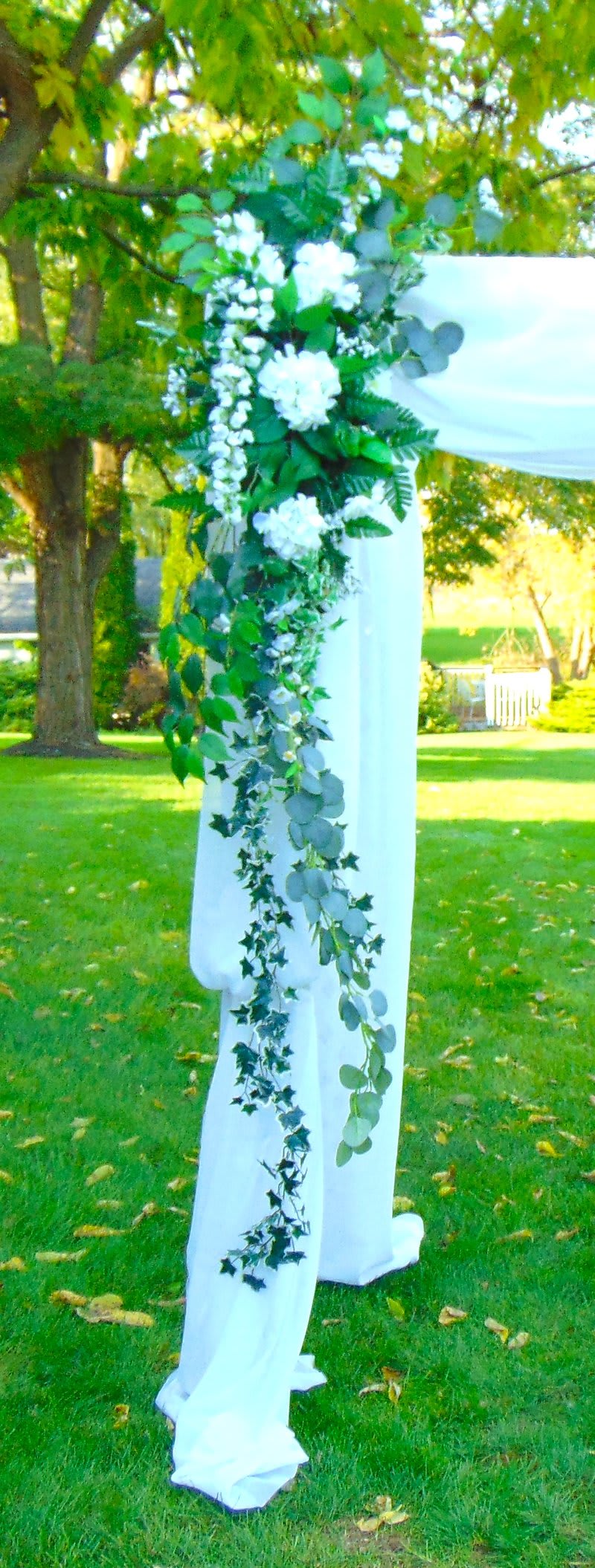 Arch Swag-Left side long silk-White and Green-Rental