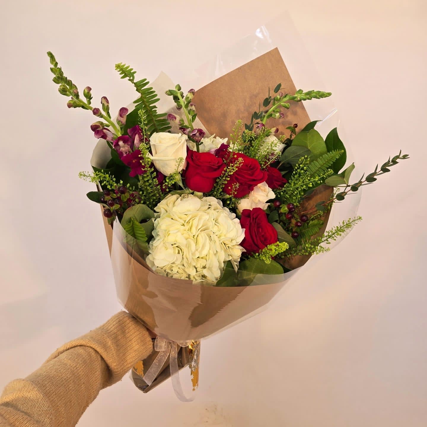 WINTER MIX WRAPPED BOUQUET