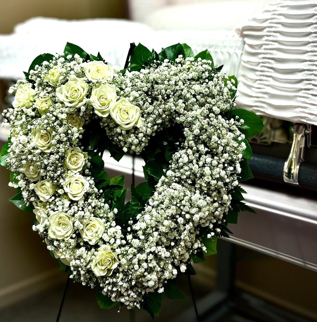 Delicate 17" Babies Breath Heart