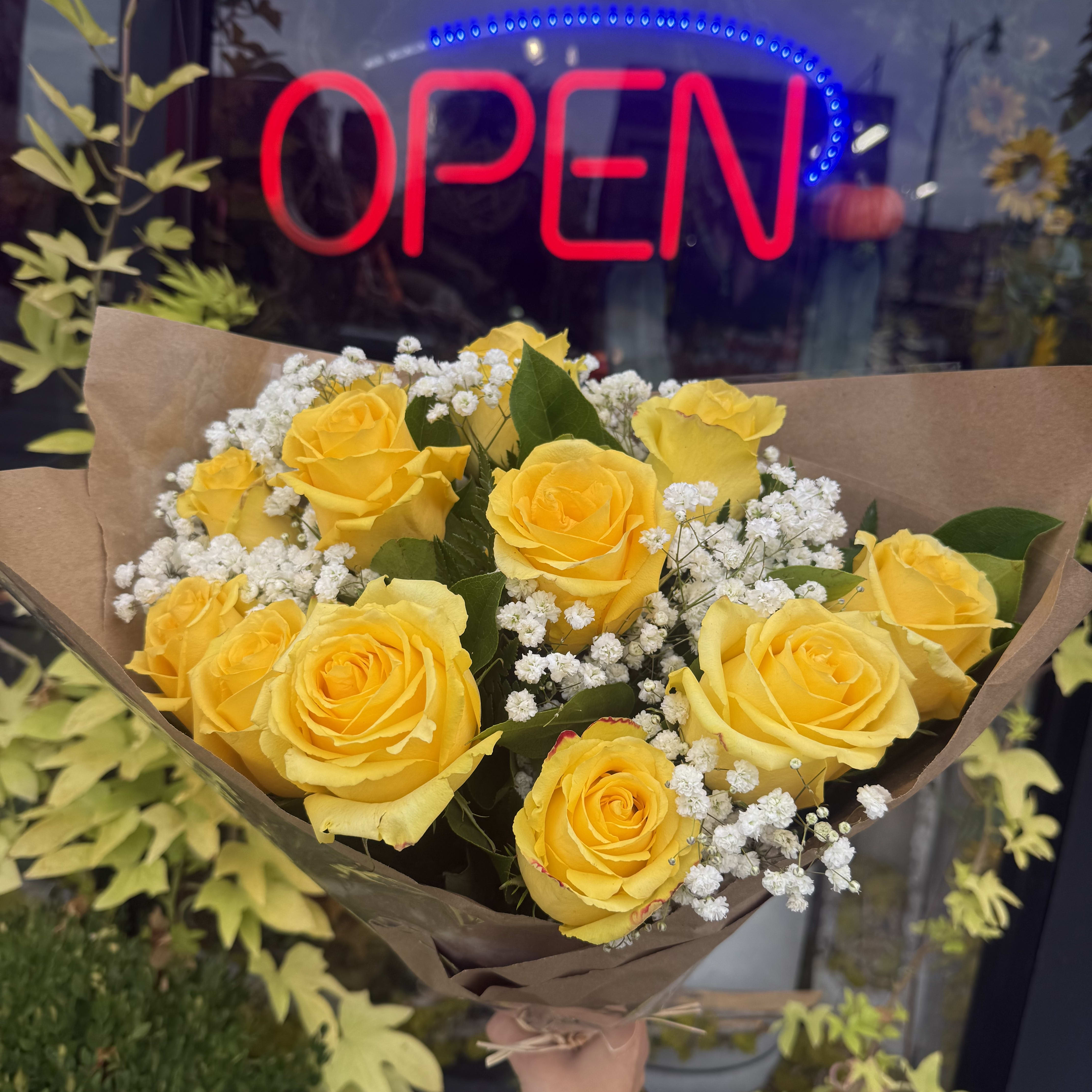 One Dozen Yellow Rose Bouquet