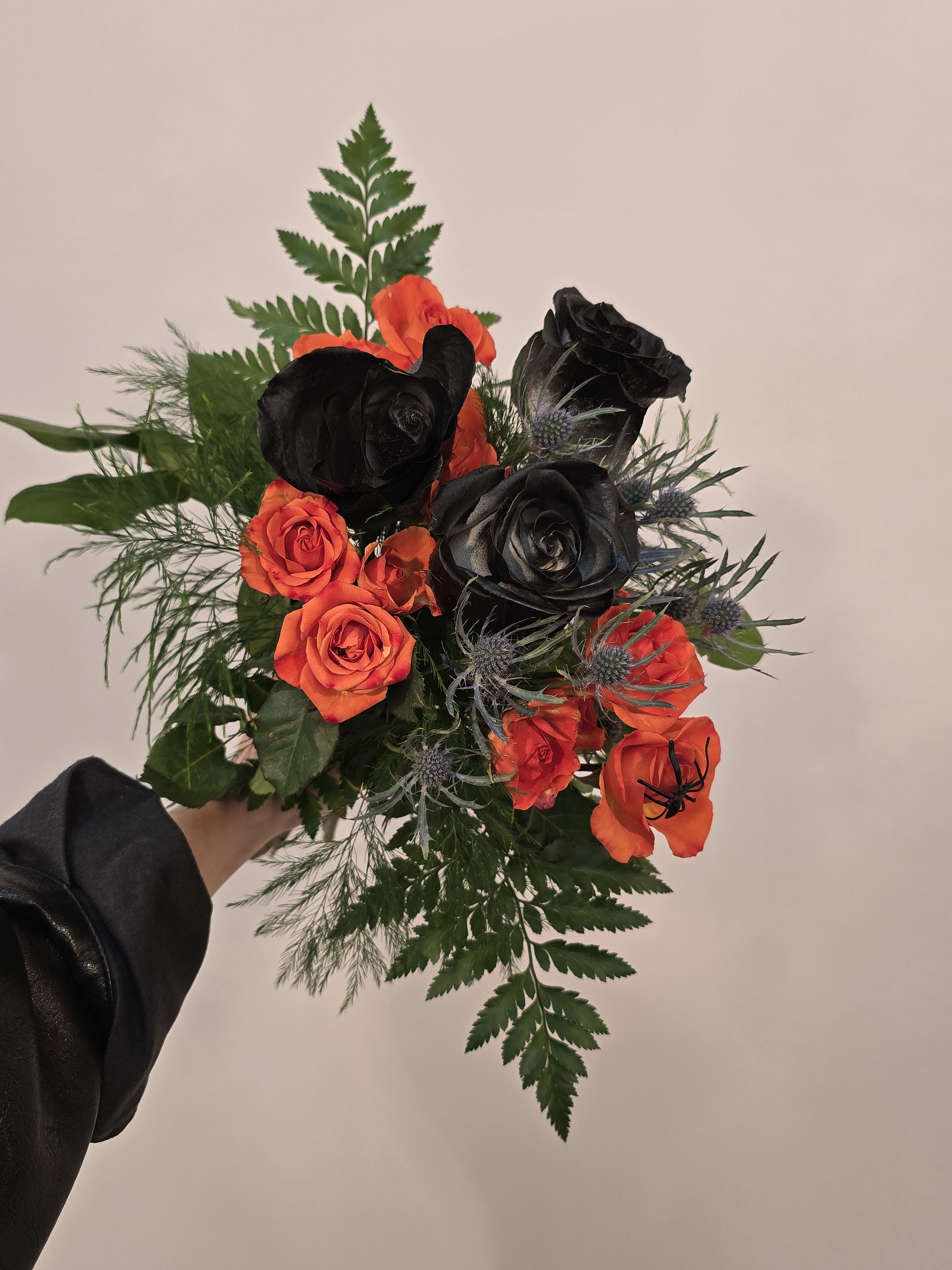 SPOOK! WRAPPED BOUQUET