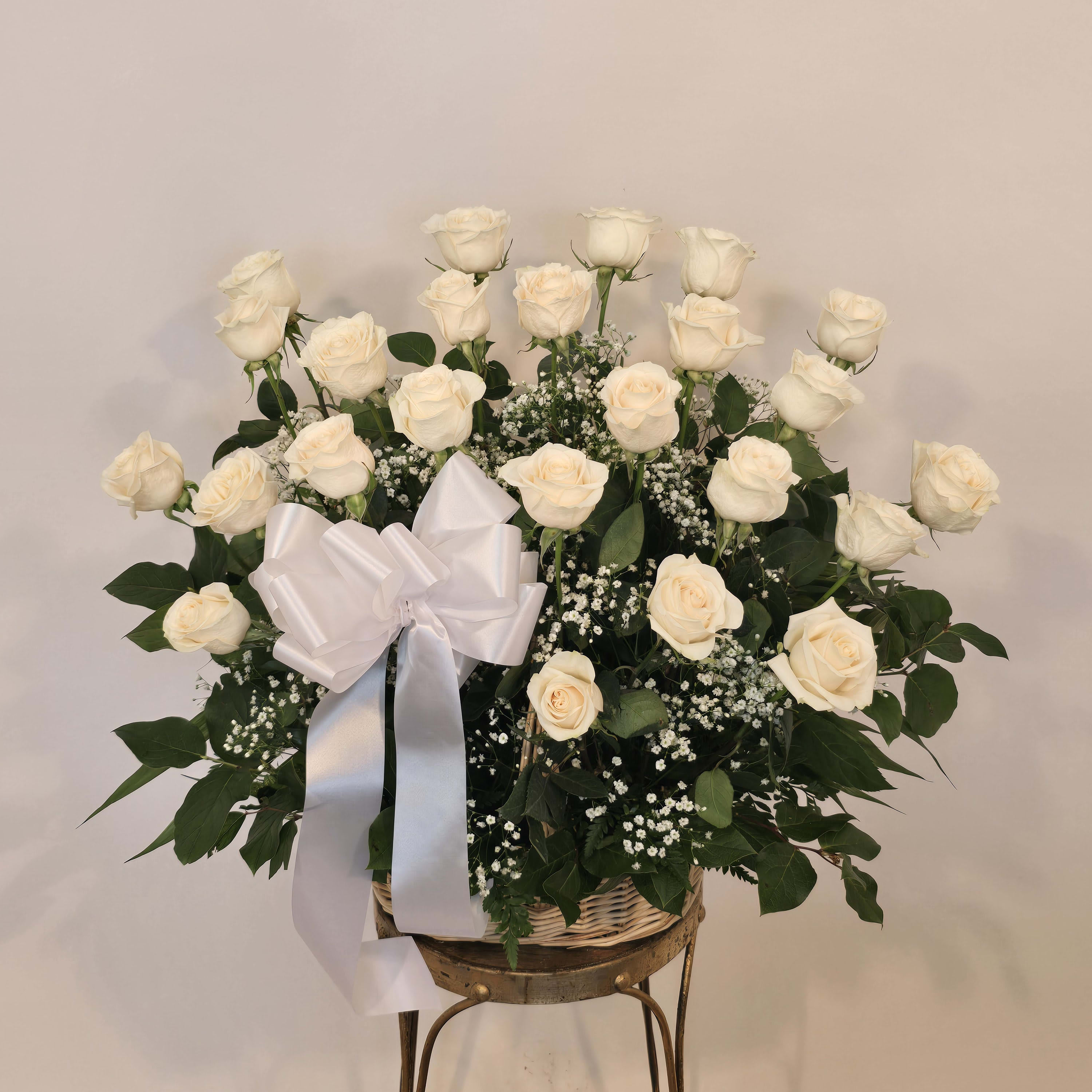 WHITE ROSE WICKER BASKET